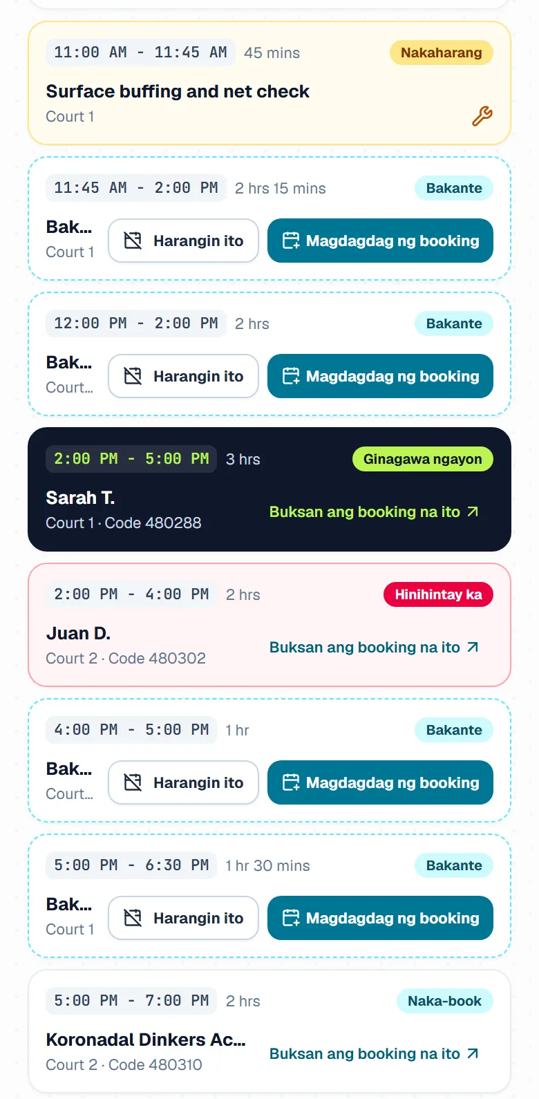 Ang iskedyul ng court sa isang araw, na may bakante, nakaharang, naka-book at hinihintay na oras, at ang booking na nilalaro ngayon. Ang iskedyul ng court sa isang araw, na may bakante, nakaharang, naka-book at hinihintay na oras, at ang booking na nilalaro ngayon.