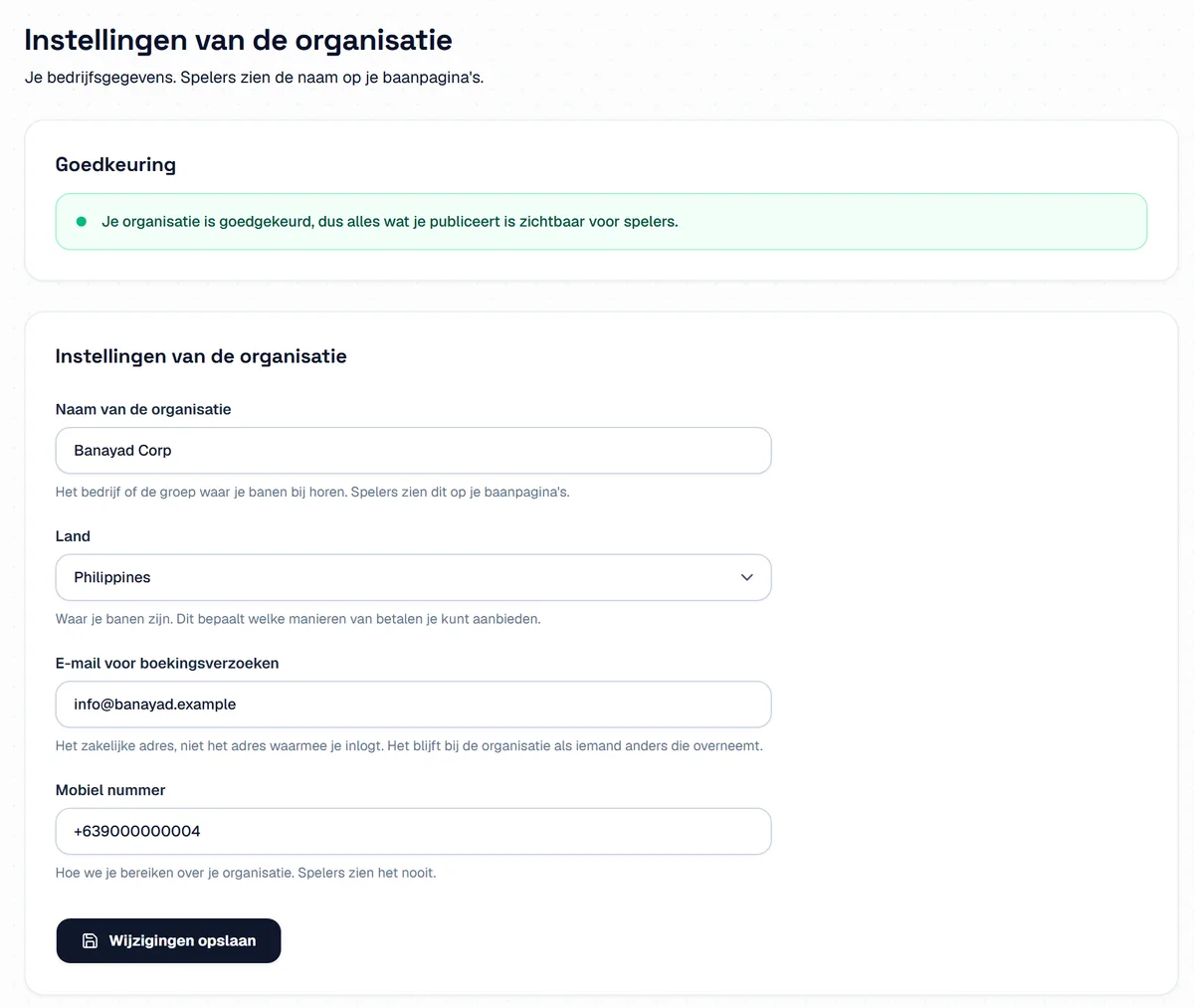 De pagina met instellingen van de organisatie, met de goedkeuring en vakken voor de naam, het land, het boekingsmailadres en het mobiele nummer.